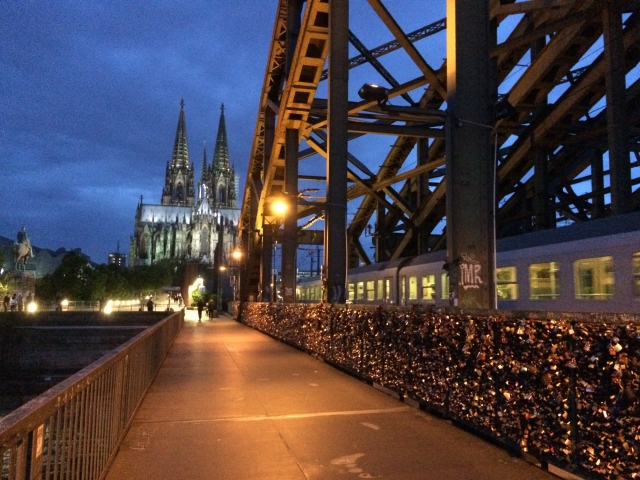 ホーエンツォレルン橋からケルン大聖堂