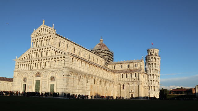 大聖堂とピサの斜塔