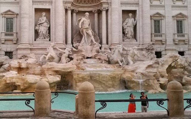 ローマ観光 トレビの泉